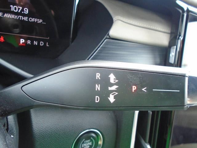Used 2026 GMC Acadia Elevation w/ Elevation Premium Package AWD/4WD image 9