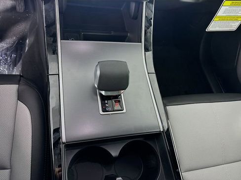 Used 2026 Land Rover Range Rover Velar S image 19