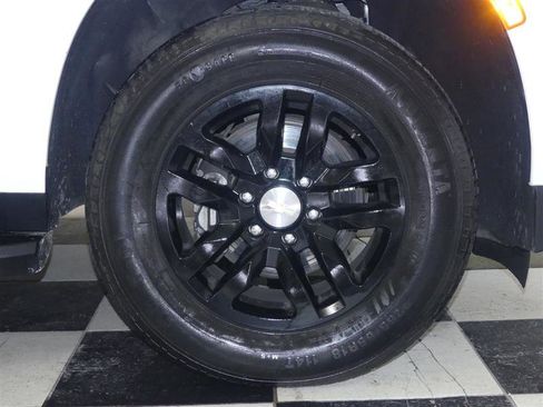 Used 2021 Chevrolet Tahoe LT image 35