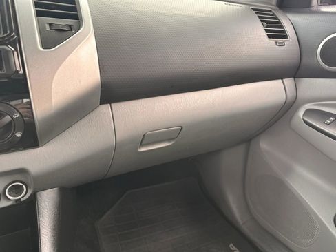 Used 2014 Toyota Tacoma 4x4 Double Cab w/ SR5 Package image 22