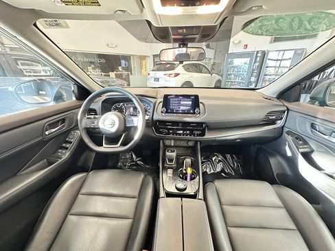 Used 2023 Nissan Rogue SV w/ SV Premium Package image 8