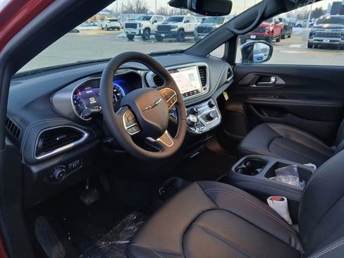 New 2026 Chrysler Pacifica Select image 9