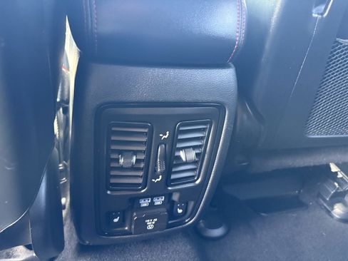 Used 2024 Dodge Durango GT image 17