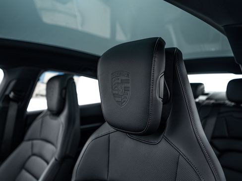 Certified 2026 Porsche Taycan AWD/4WD image 21