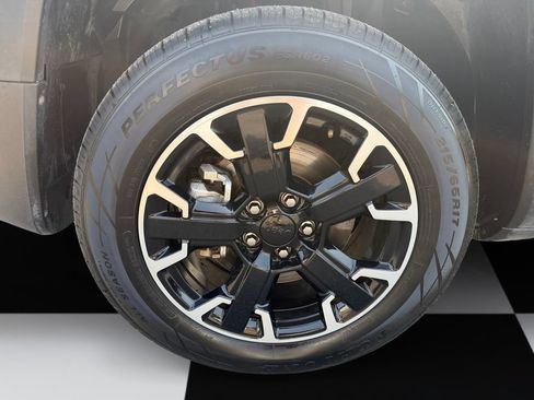Used 2023 Jeep Renegade Latitude AWD/4WD image 14