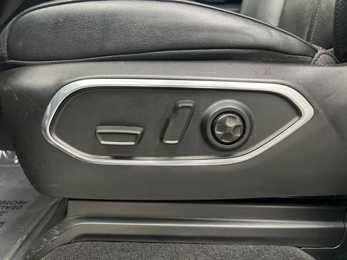 Used 2024 Jeep Wagoneer Series II w/ Flexible Seating Group RWD image 13