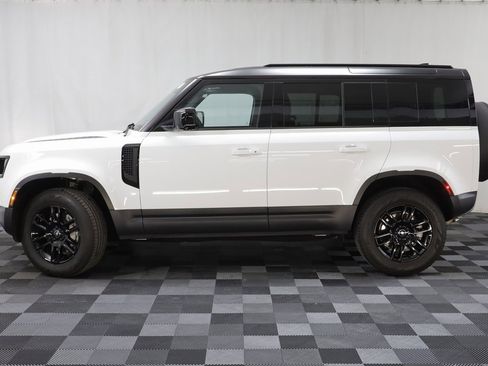 Used 2025 Land Rover Defender 110 S image 4