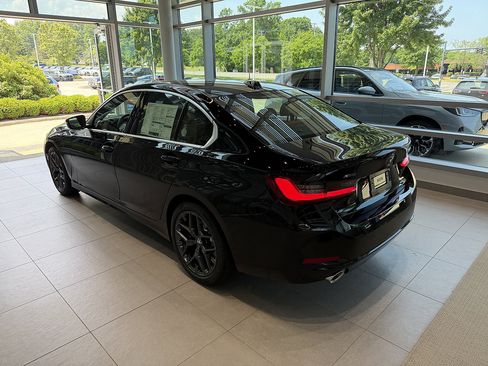 New 2026 BMW 330i xDrive Sedan w/ Convenience Package AWD/4WD image 4