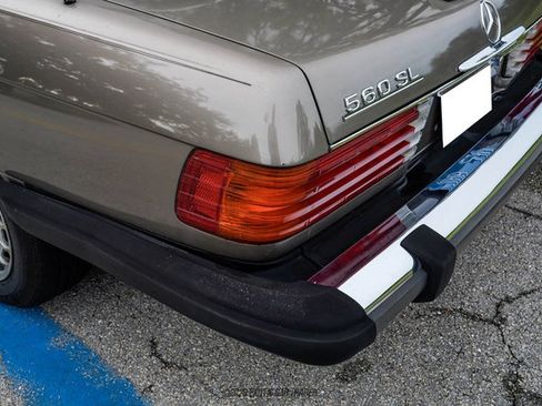 Used 1988 Mercedes-Benz 560 SL image 97