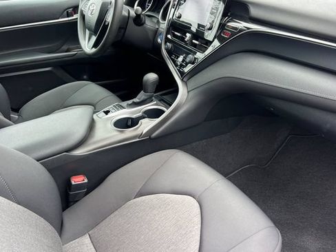 Used 2021 Toyota Camry LE FWD image 19