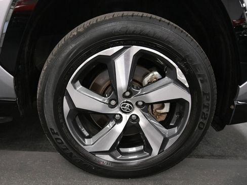Used 2024 Toyota RAV4 SE w/ Weather & Moonroof Package AWD/4WD image 32