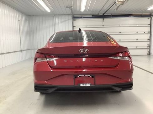 Used 2021 Hyundai Elantra SEL FWD image 5