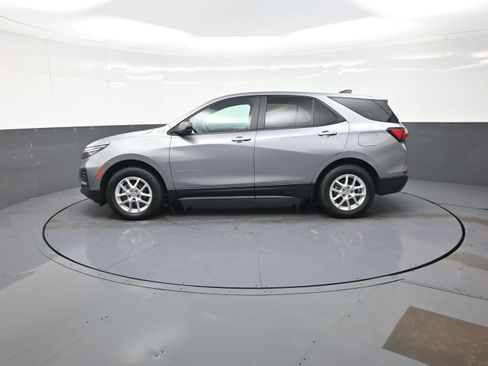 Used 2023 Chevrolet Equinox LS w/ LS Convenience Package AWD/4WD image 6