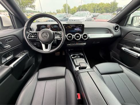 Used 2023 Mercedes-Benz GLB 250 4MATIC image 11