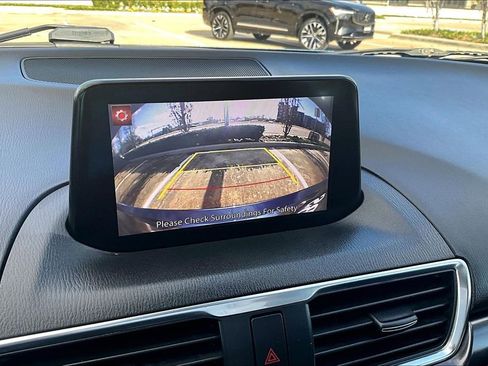 Used 2018 MAZDA MAZDA3 Grand Touring w/ Premium Equipment Package image 29