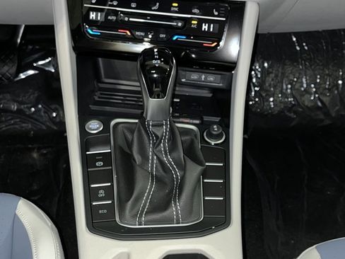 New 2025 Volkswagen Jetta SE image 17