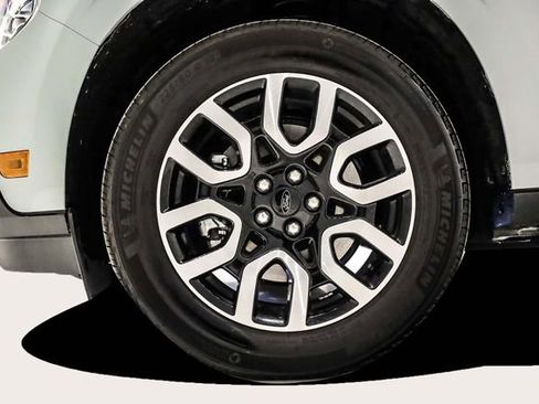 Used 2024 Ford Maverick Lariat image 9