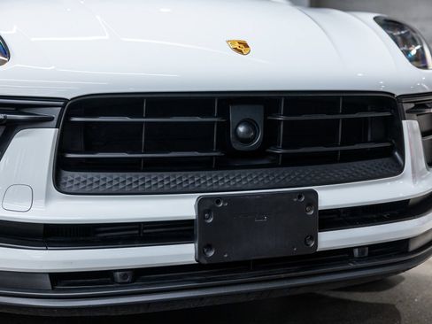 Used 2024 Porsche Macan AWD/4WD image 16