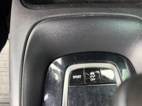 Used 2022 Toyota Corolla SE w/ SE Premium Package FWD image 22