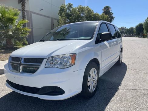 Used 2015 Dodge Grand Caravan SE w/ Quick Order Package 29E SE FWD image 2