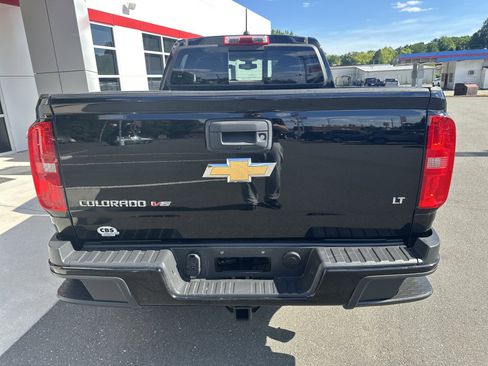 Used 2017 Chevrolet Colorado LT w/ LT Convenience Package RWD image 7