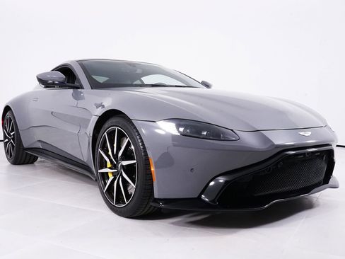 Used 2019 Aston Martin V8 Vantage Coupe RWD image 17