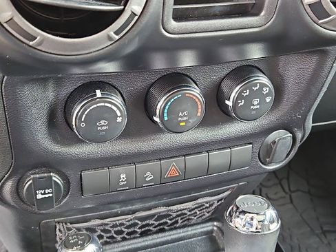 Used 2016 Jeep Wrangler Sport AWD/4WD image 14