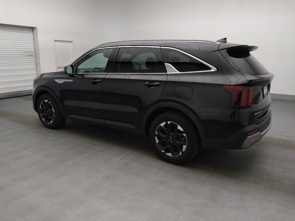 Used 2024 Kia Sorento S FWD image 3