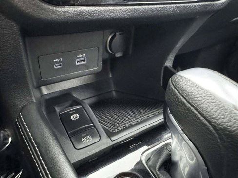 Used 2023 Nissan Kicks SR FWD image 31