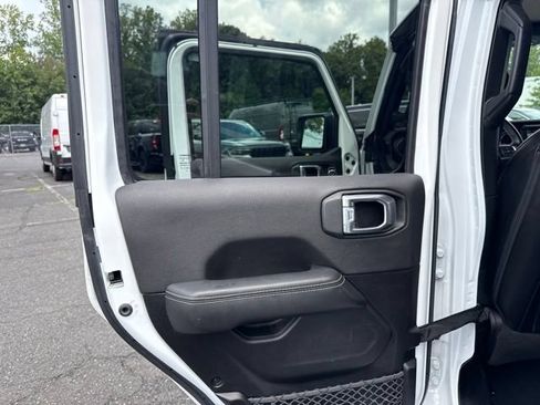 Used 2023 Jeep Wrangler Unlimited Sahara w/ Cold Weather Group AWD/4WD image 31