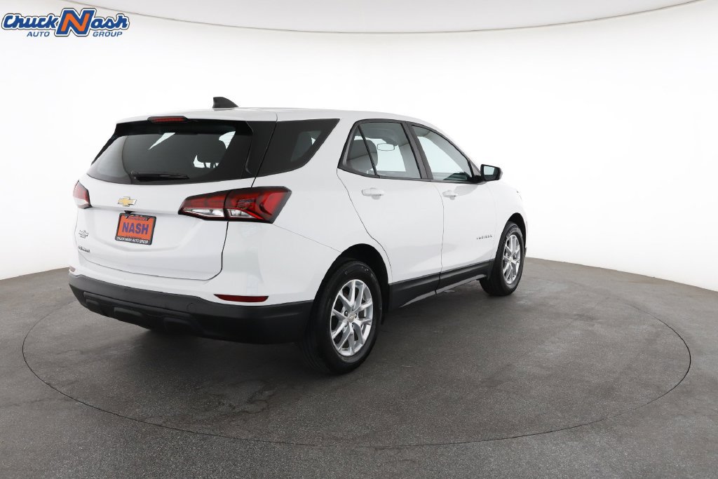 Used 2024 Chevrolet Equinox LS FWD image 12