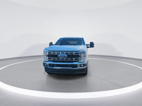 Used 2025 Ford F250 XLT image 3