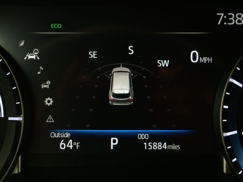 Used 2025 Toyota Highlander XLE image 27