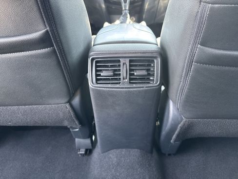 Used 2018 Nissan Rogue SL AWD/4WD image 17