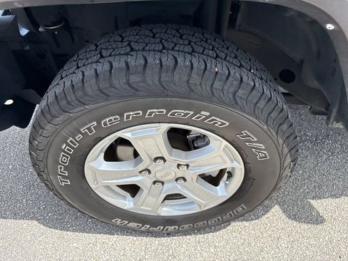 Used 2022 Jeep Wrangler Unlimited Sport AWD/4WD image 11