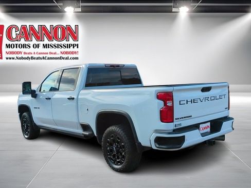 Used 2021 Chevrolet Silverado 2500 LTZ w/ LTZ Plus Package image 7
