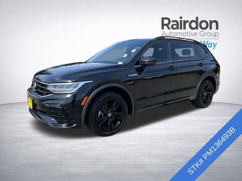 Used 2023 Volkswagen Tiguan SE R-Line AWD/4WD image 3
