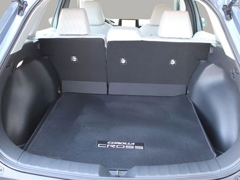 Used 2023 Toyota Corolla Cross L image 19