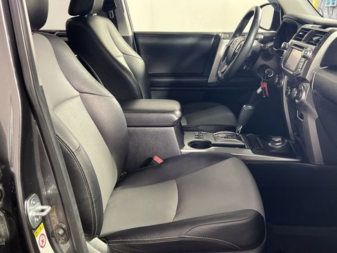 Used 2016 Toyota 4Runner SR5 Premium image 29