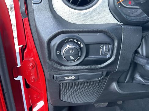 Used 2024 Jeep Gladiator Sport image 18