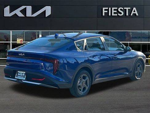 New 2025 Kia K4 LXS image 3