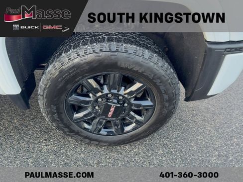 Used 2025 GMC Sierra 2500 AT4 w/ AT4 Premium Plus Package image 4