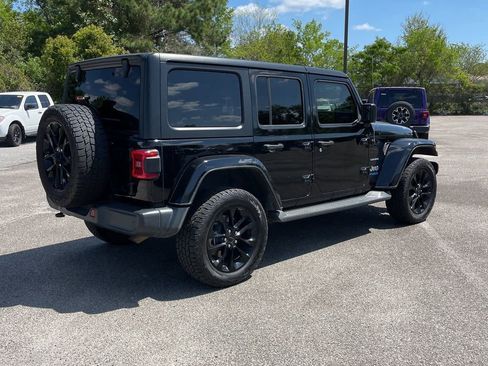 Used 2021 Jeep Wrangler Unlimited Sahara w/ Cold Weather Group AWD/4WD image 4