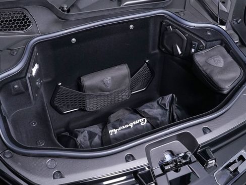 Used 2025 Lamborghini Revuelto image 29