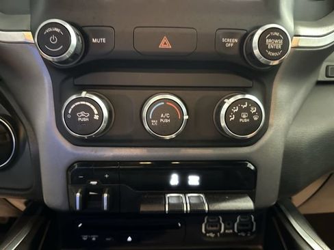 Used 2019 RAM 1500 Big Horn AWD/4WD image 18