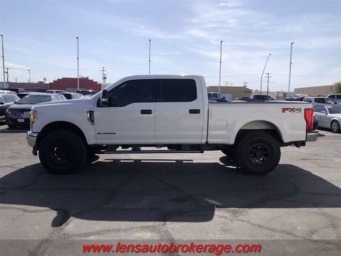 Used 2017 Ford F250 XLT w/ XLT Value Package AWD/4WD image 3