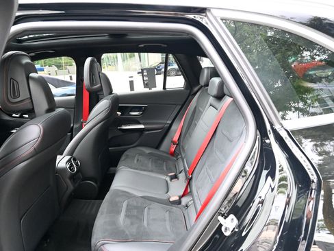 Used 2024 Mercedes-Benz GLC 43 AMG 4MATIC image 36