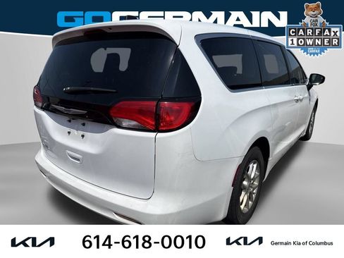 Used 2023 Chrysler Voyager LX FWD image 4