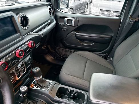 Used 2021 Jeep Gladiator Sport image 25