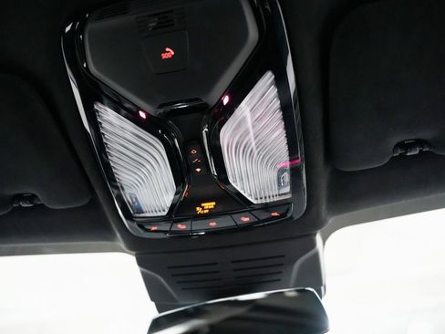 Used 2024 BMW X7 xDrive40i w/ M Sport Package image 26